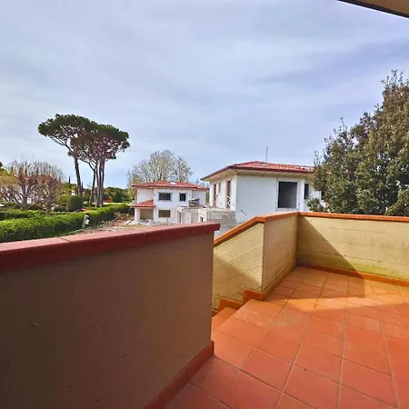 Casa Le Focette By Nicola Real Estate Hotel